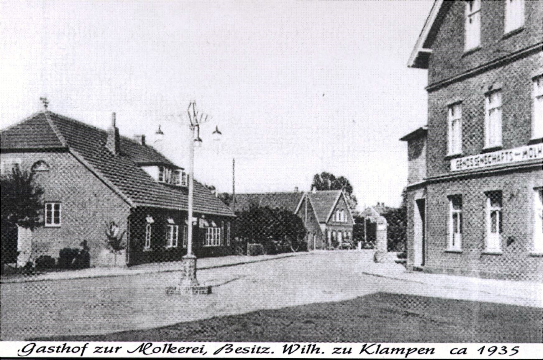 Apen - Am Kuhlen - Gasthof zur Molkerei, Besitz Wilhelm zu Klampen um 1935 - rechts im Bild Molkerei Apen
